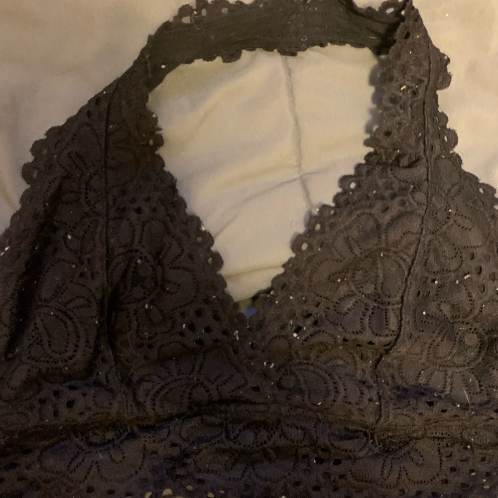AEROPOSTAL BLACK HALTER BRA.